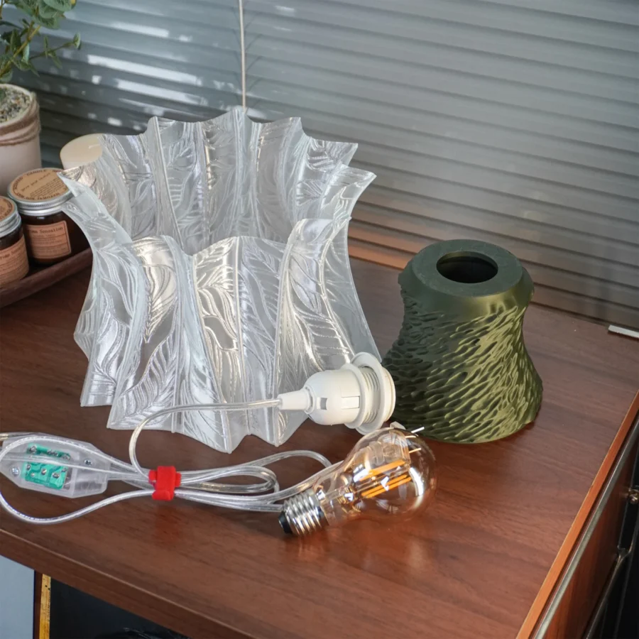 Elarion Leaf Table Lamp